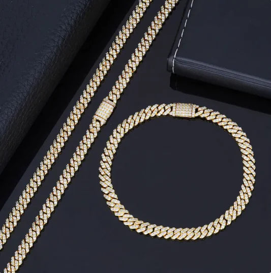 Elegant Zircon Chain
